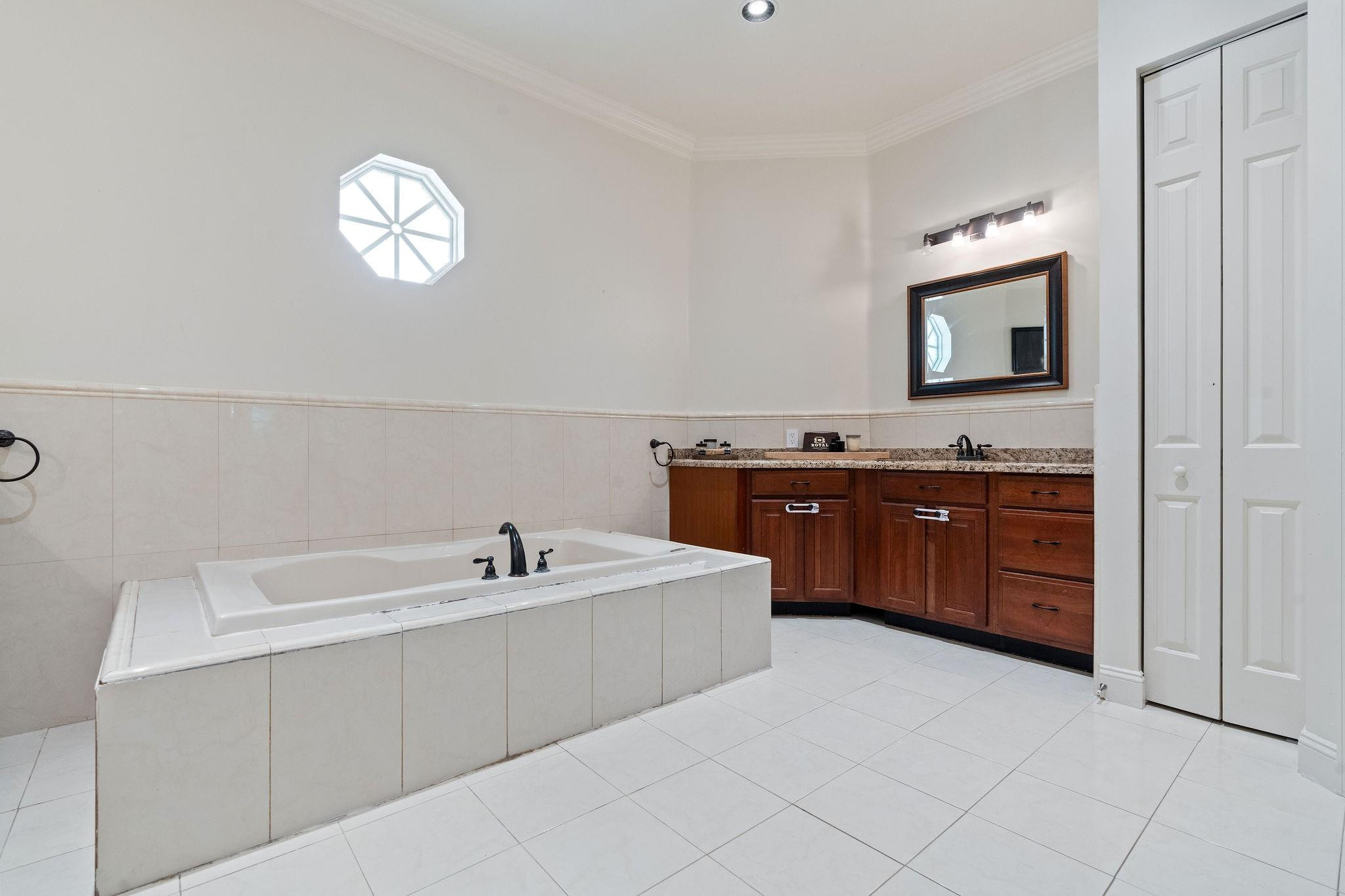 17000 SW 63 MANOR