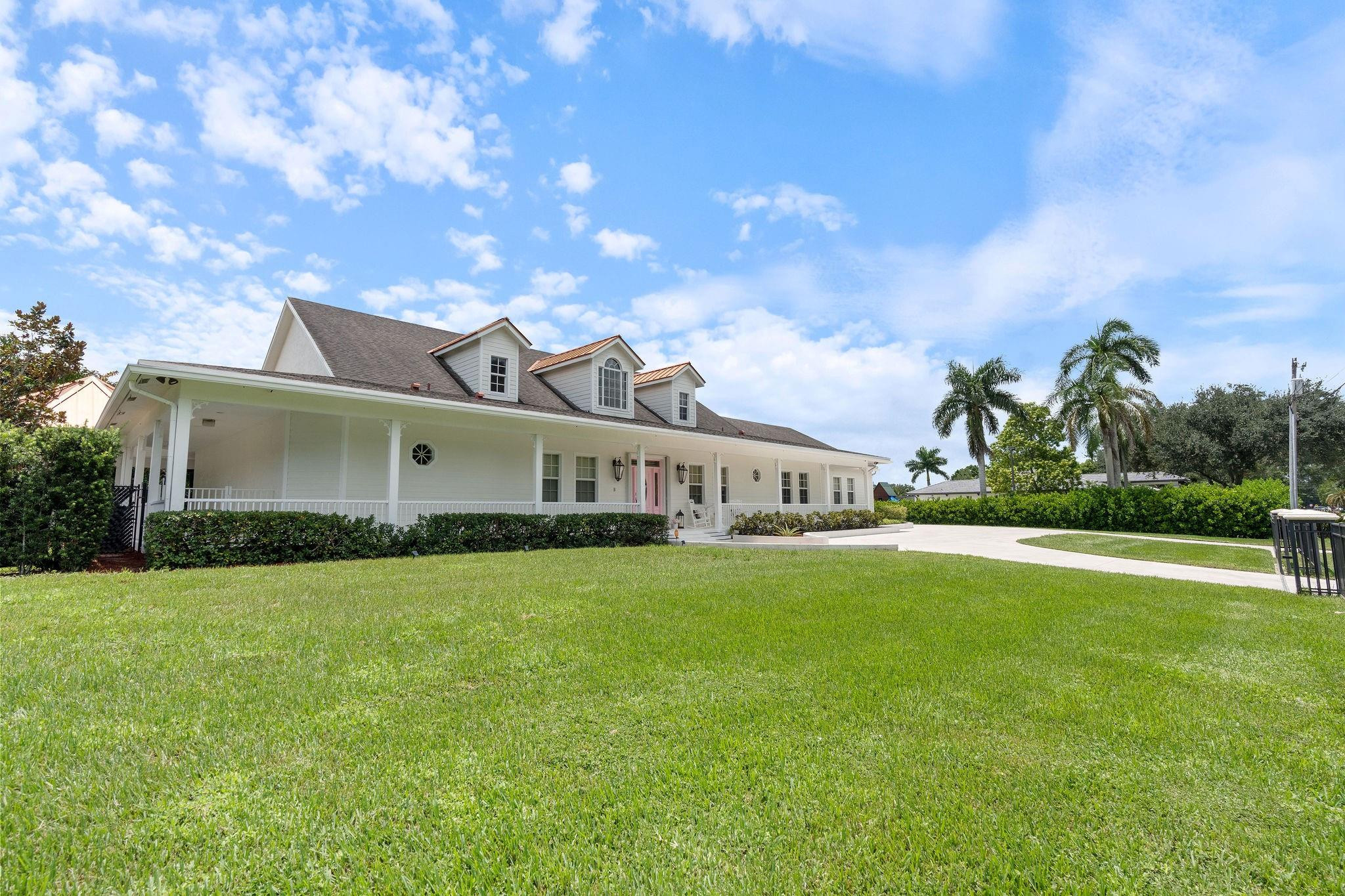 17000 SW 63 MANOR