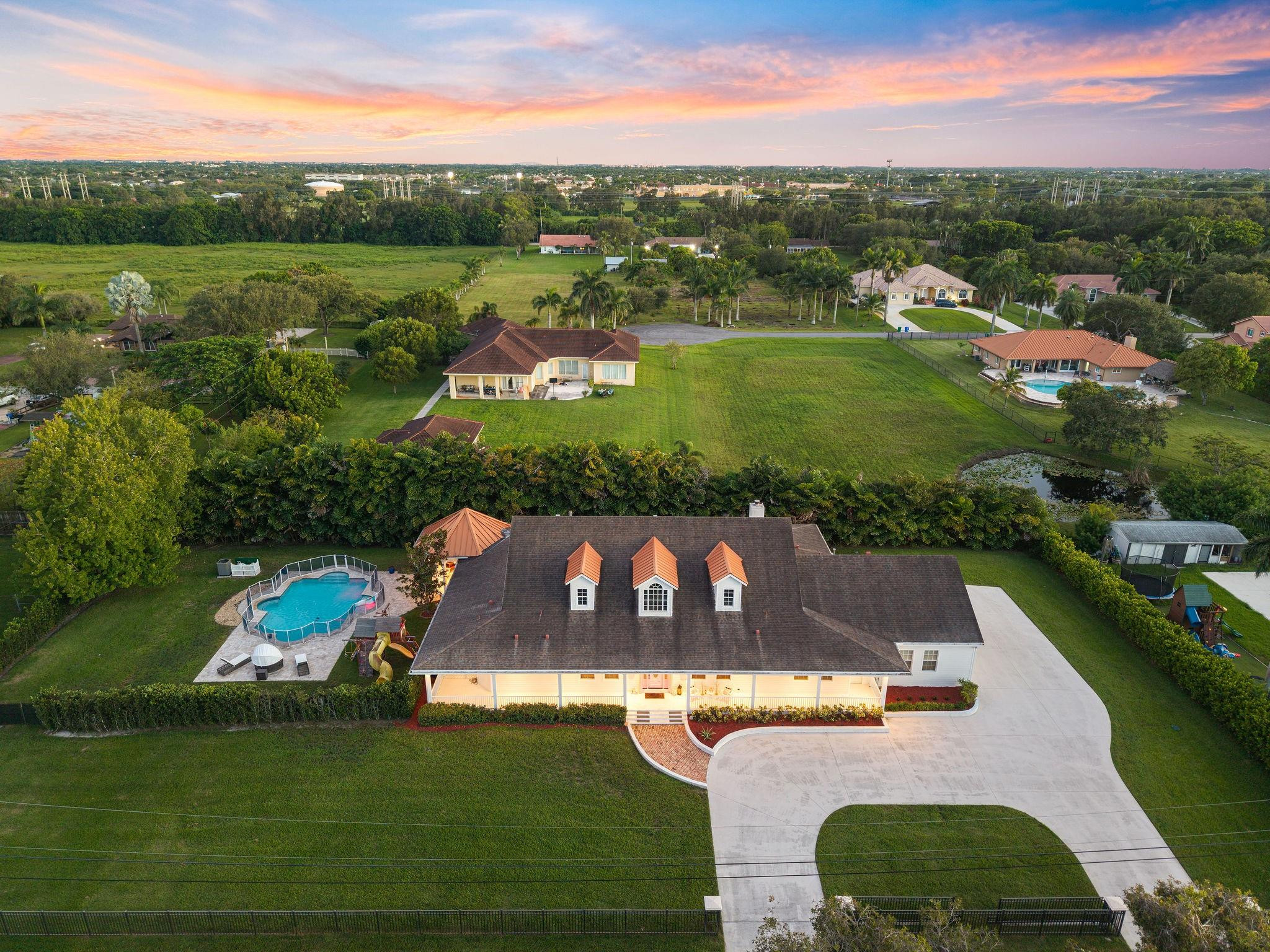 17000 SW 63 MANOR