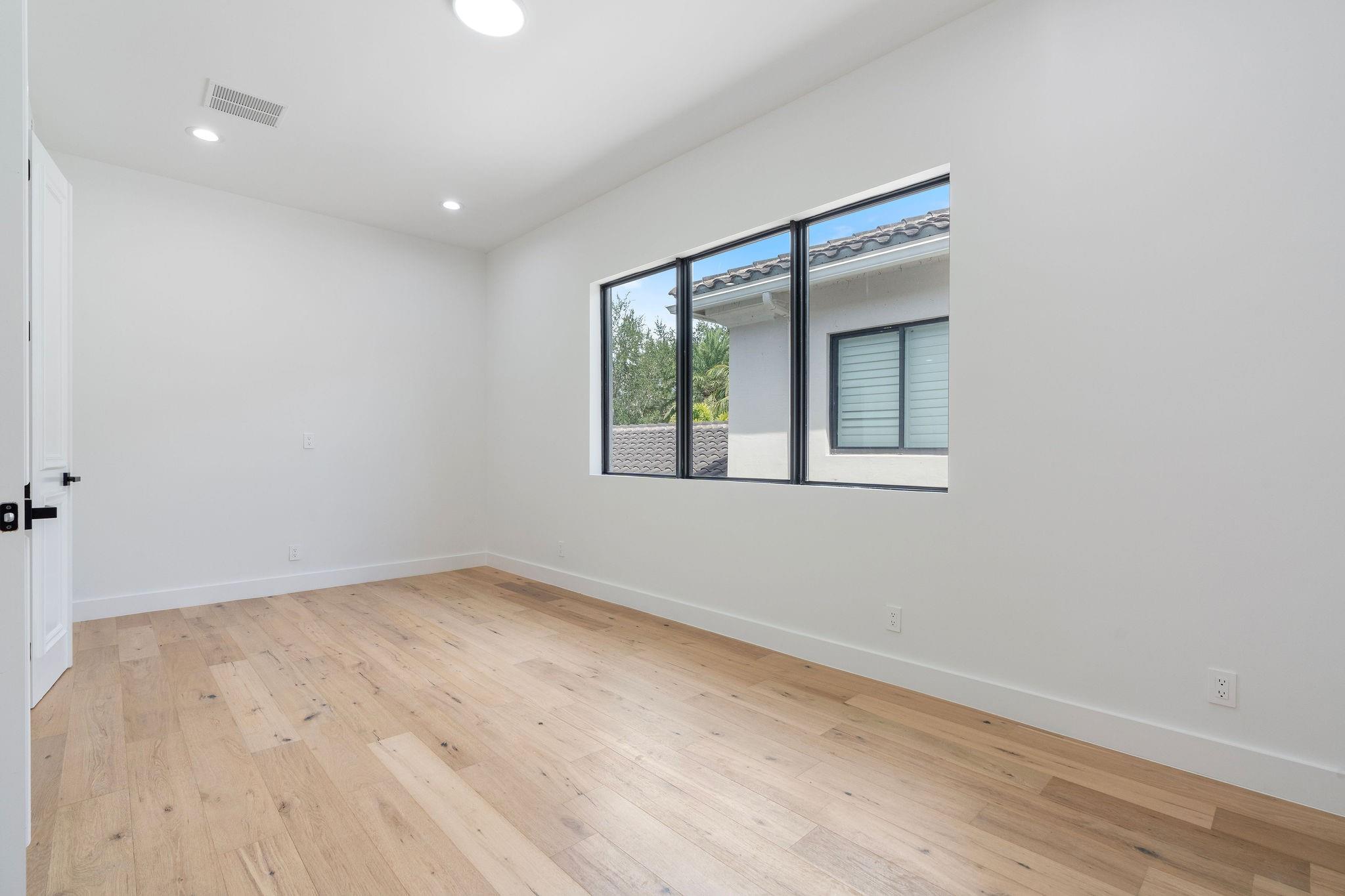 17935 MONTE VISTA DR