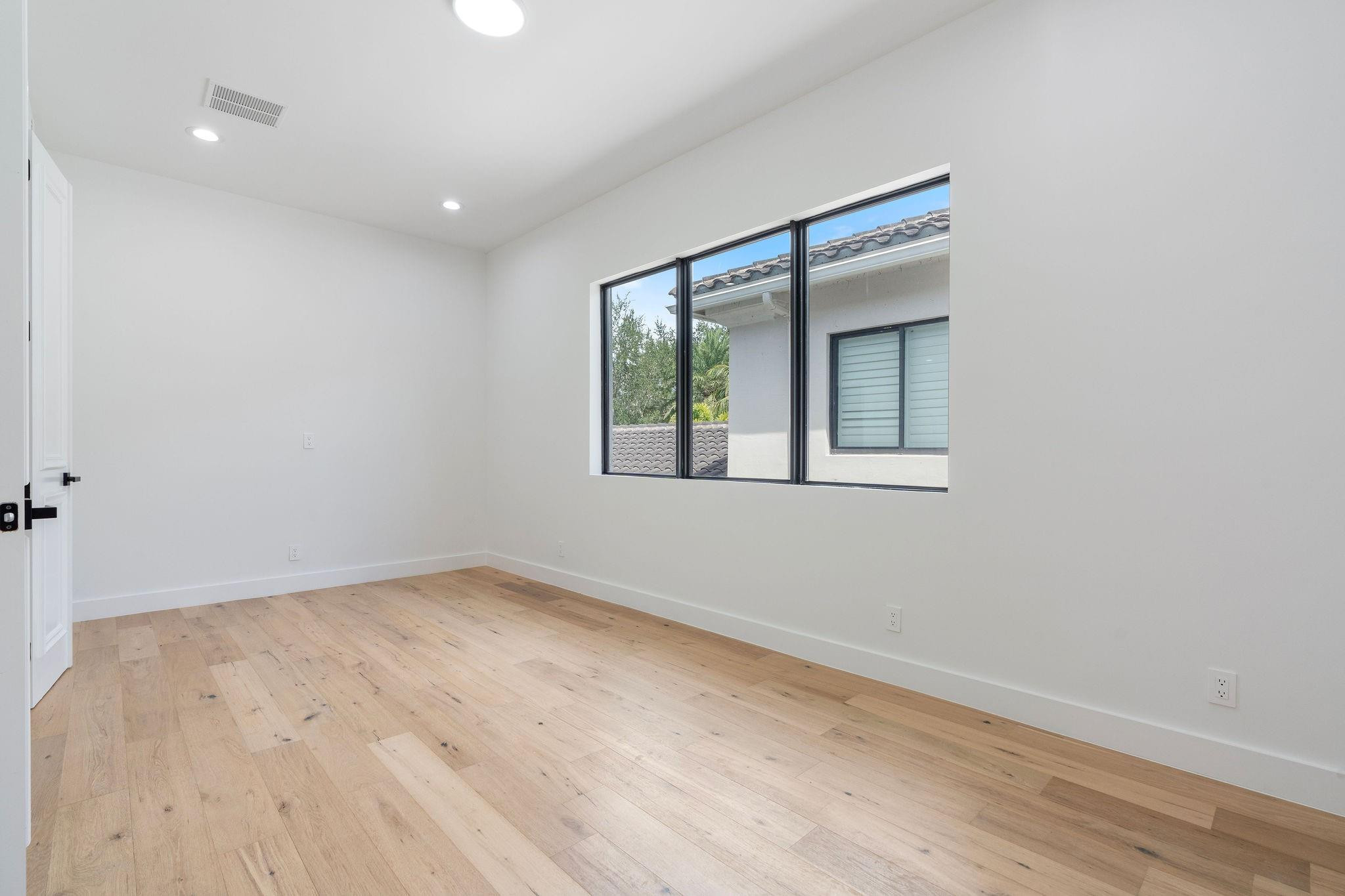 17935 MONTE VISTA DR