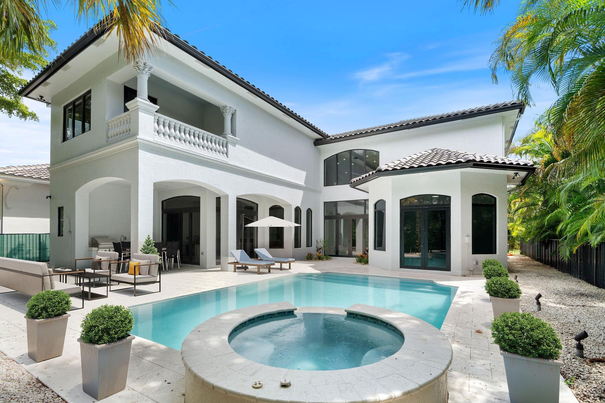 17935 MONTE VISTA DR