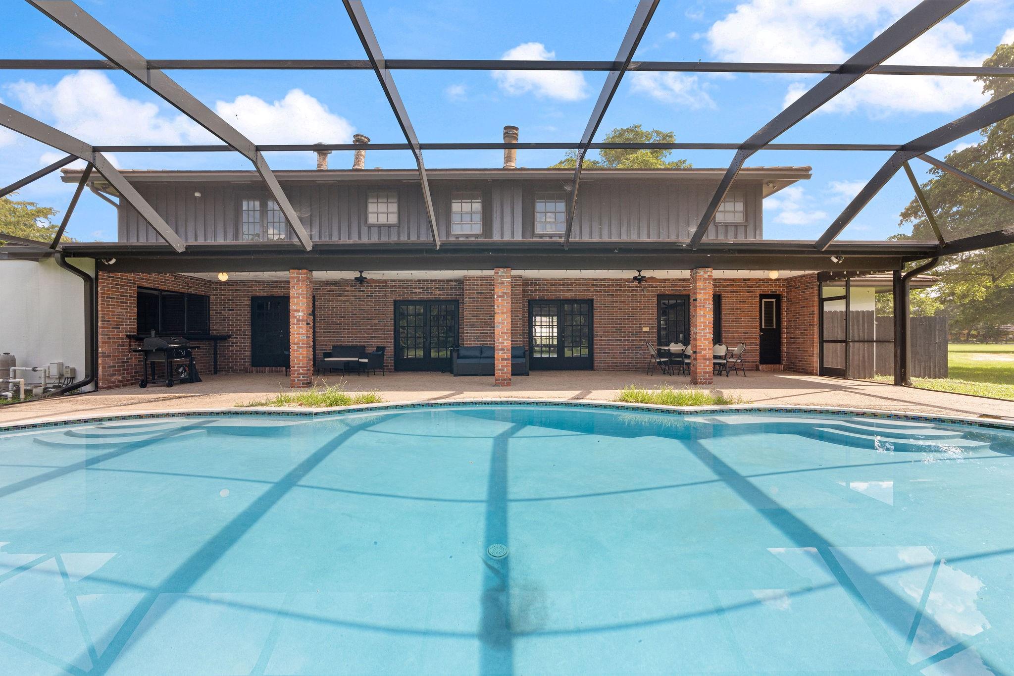 5401 Thoroughbred Ln