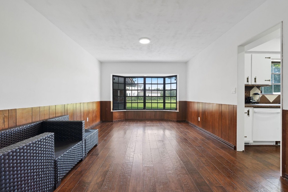 5401 Thoroughbred Ln