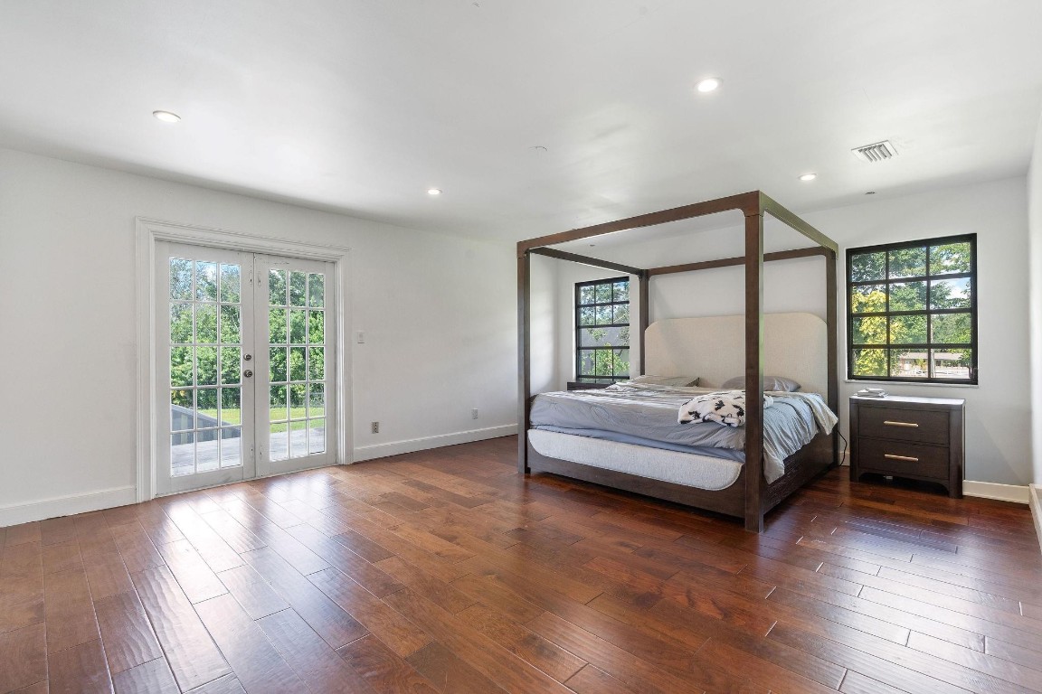 5401 Thoroughbred Ln