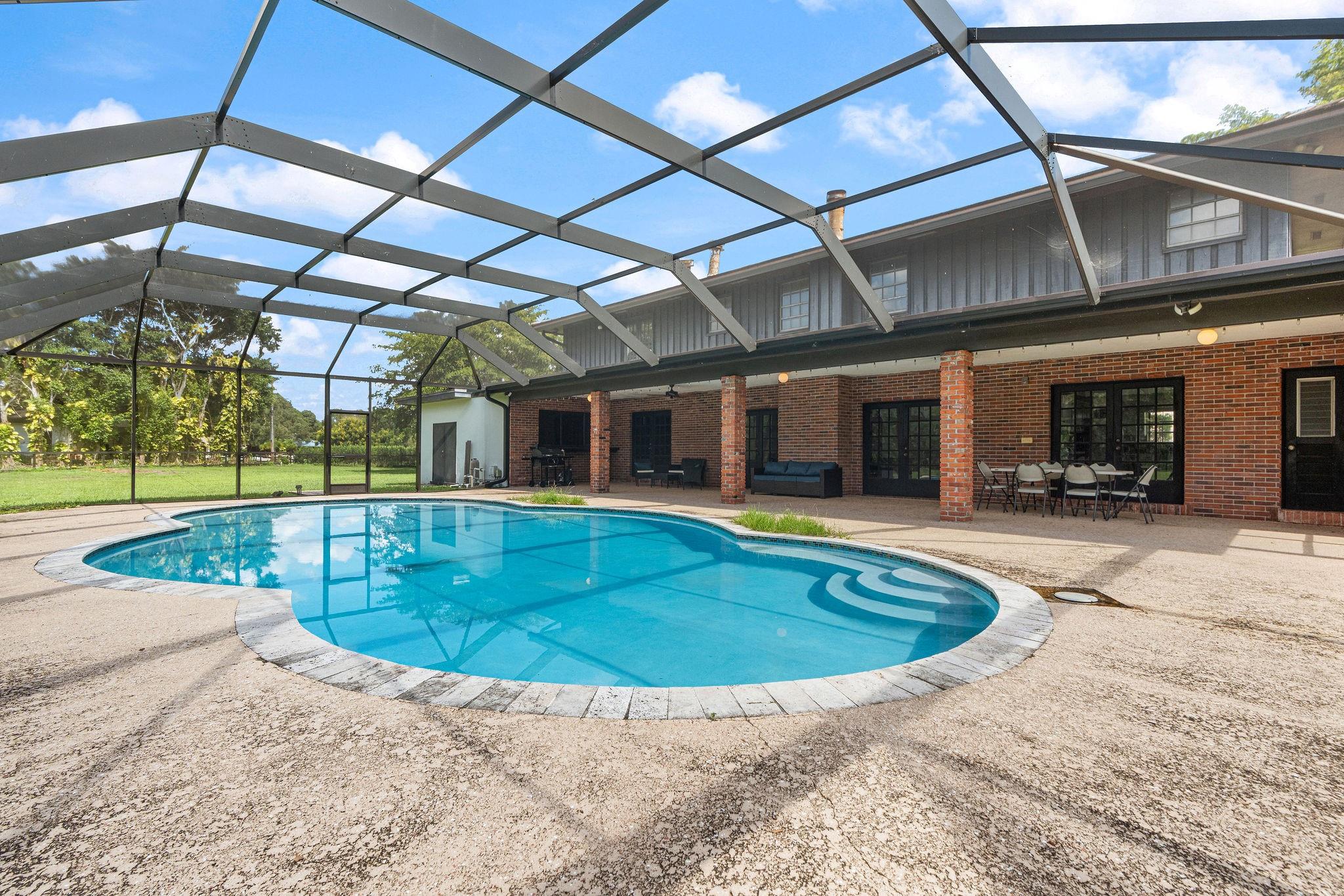 5401 Thoroughbred Ln