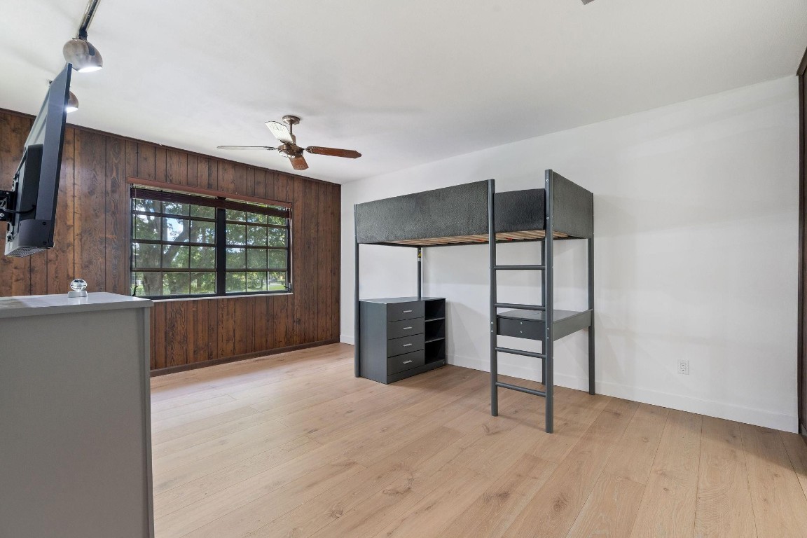 5401 Thoroughbred Ln