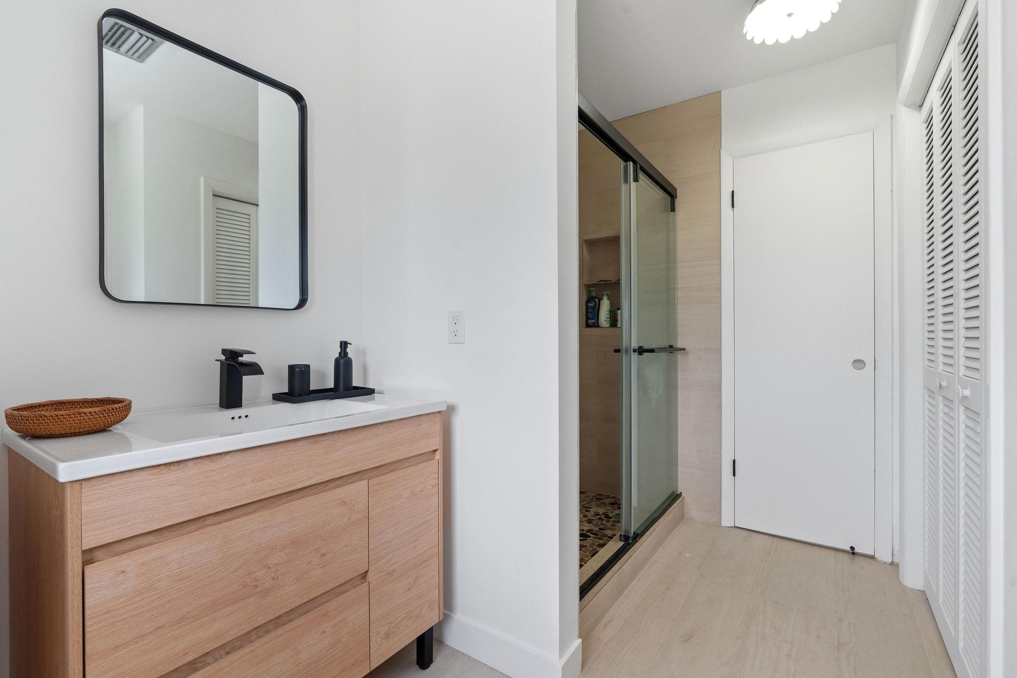 5401 Thoroughbred Ln