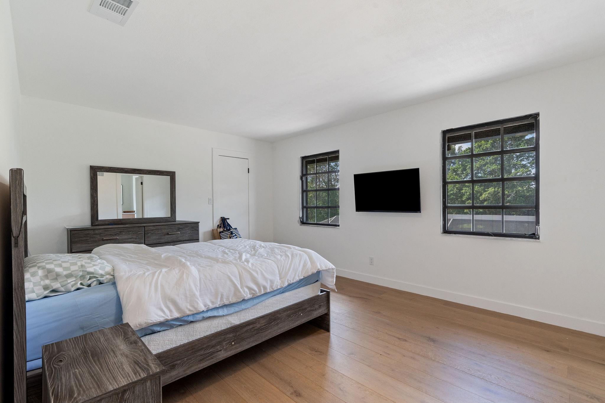 5401 Thoroughbred Ln