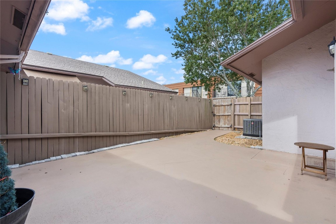 151 NW 115th Ave 405