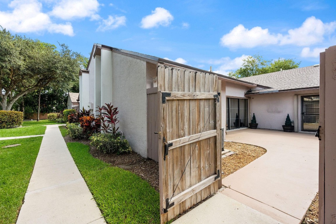 151 NW 115th Ave 405