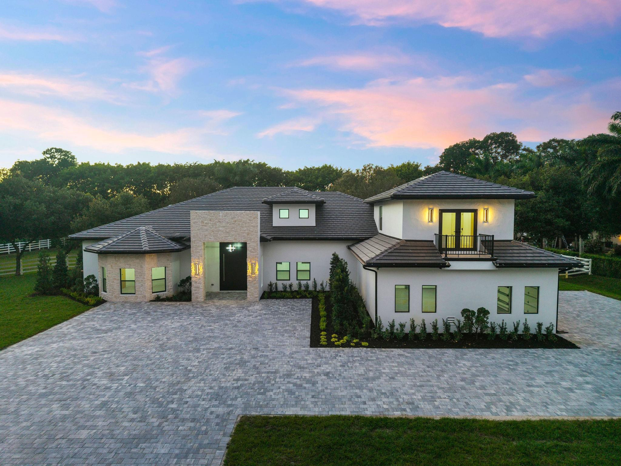 6451 SW RODEO LANE