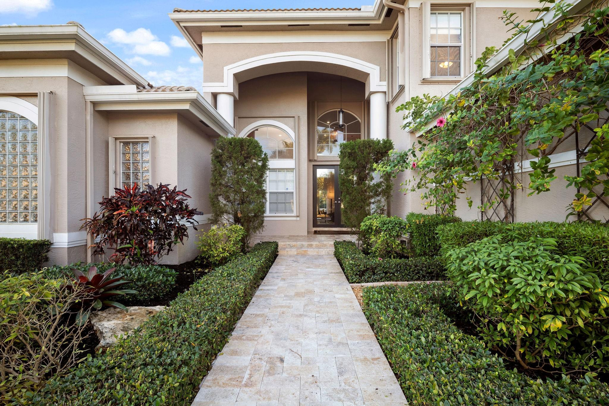 11382 Redberry Drive, Davie