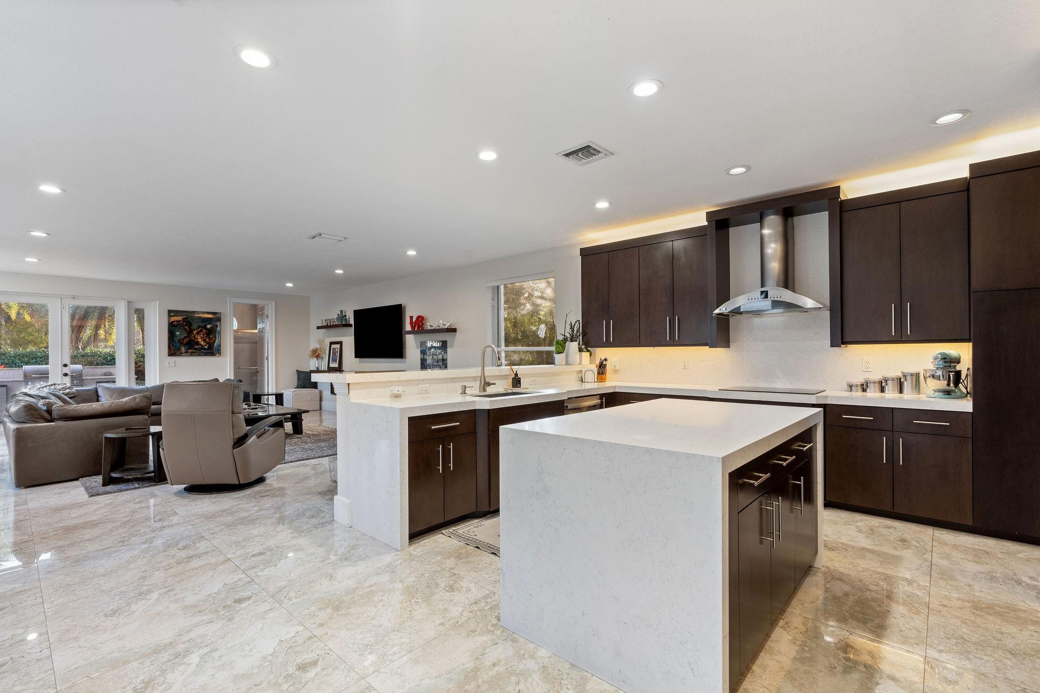 11382 Redberry Drive, Davie