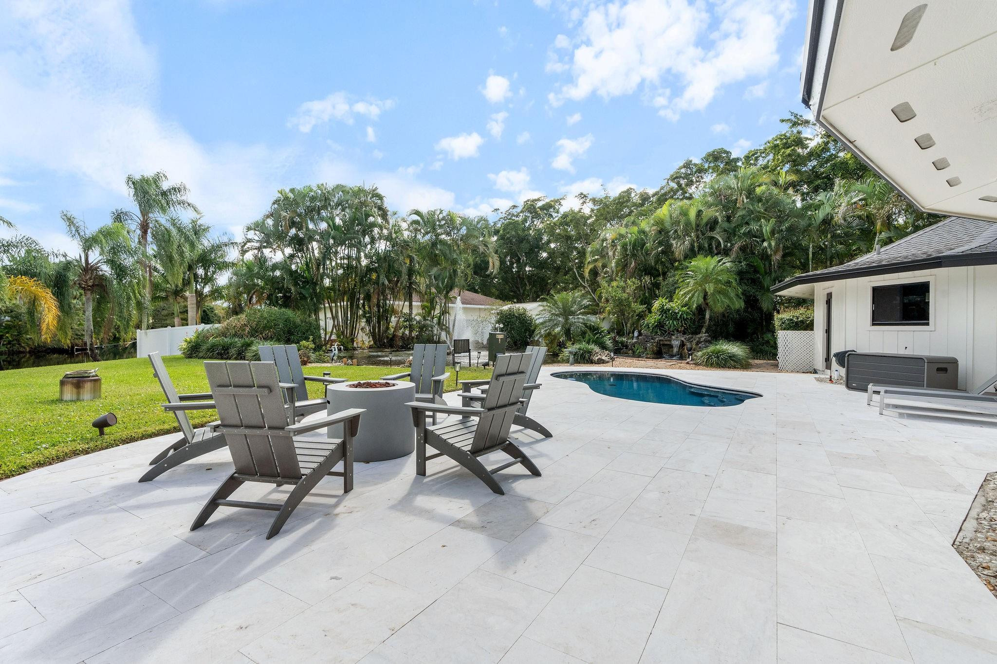 700 S Old Nob Hill Road, Plantation