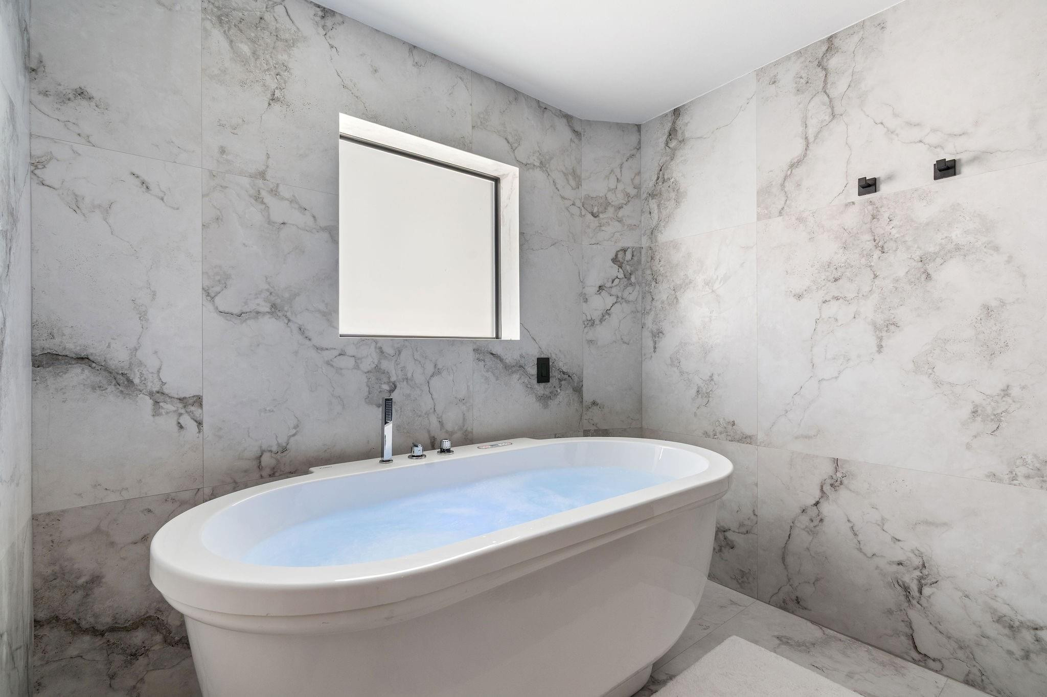 700 S Old Nob Hill Road, Plantation