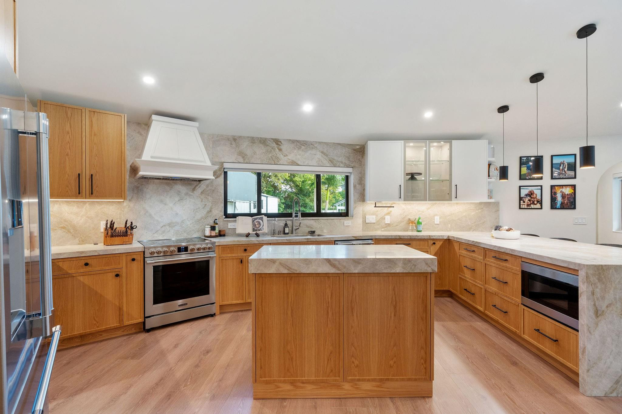 700 S Old Nob Hill Road, Plantation