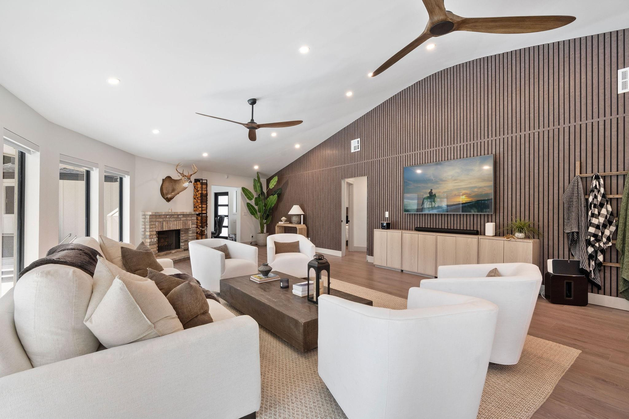 700 S Old Nob Hill Road, Plantation