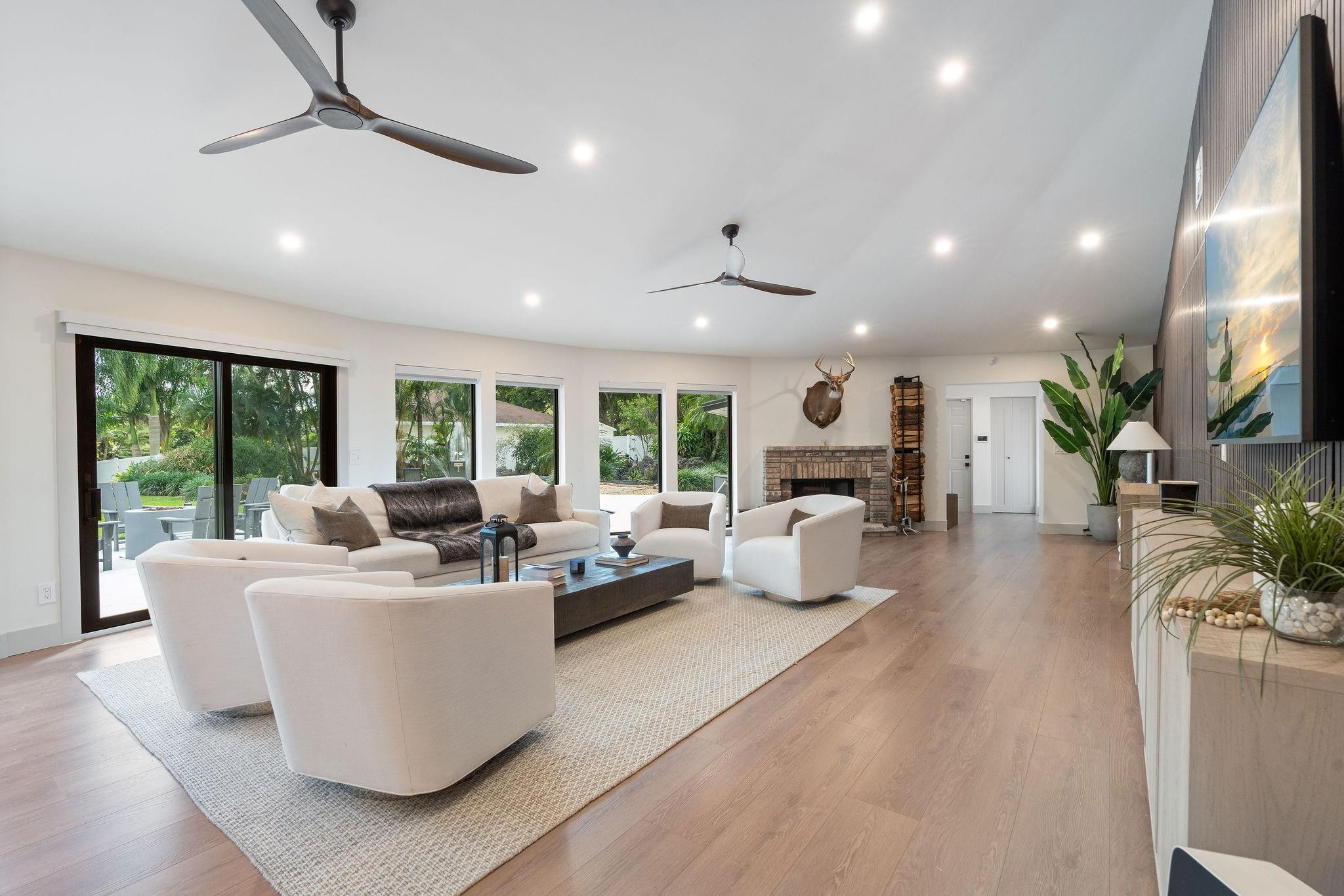 700 S Old Nob Hill Road, Plantation