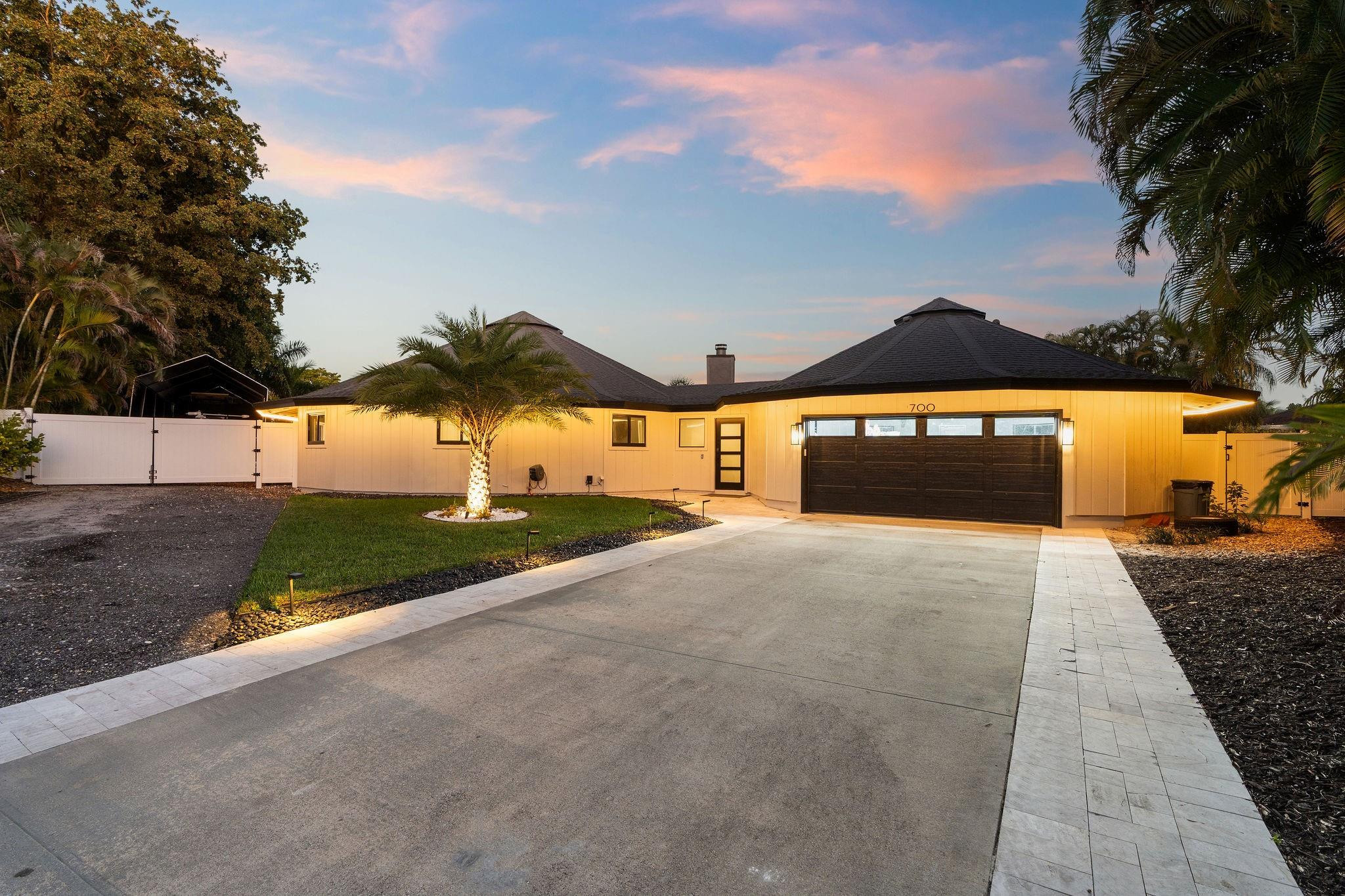 700 S Old Nob Hill Road, Plantation