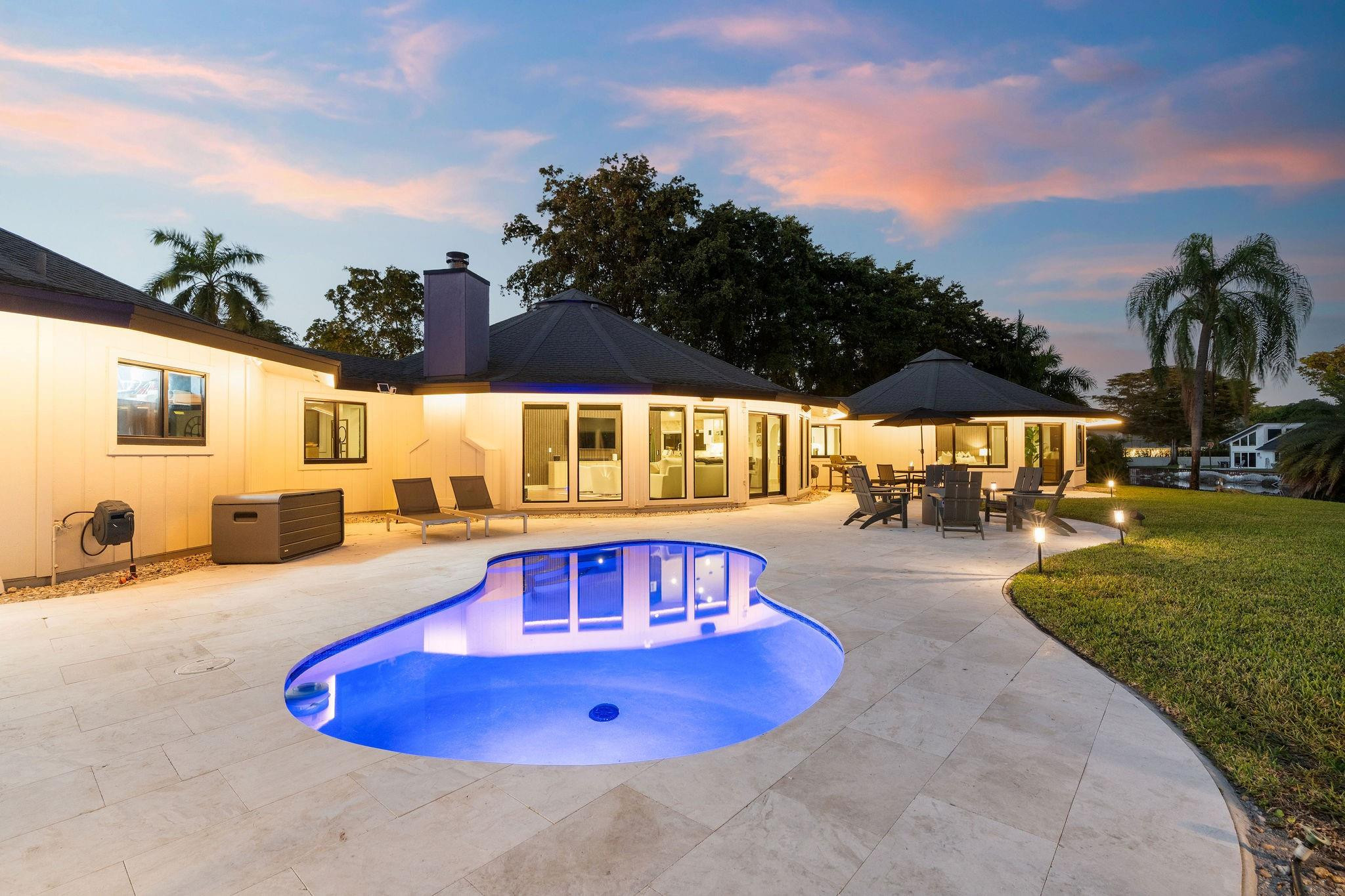 700 S Old Nob Hill Road, Plantation