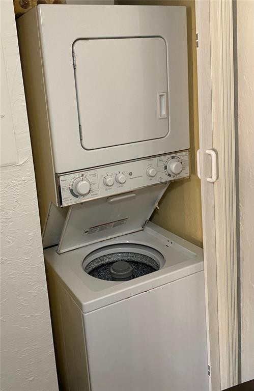 7200 Fairway Drive H 12