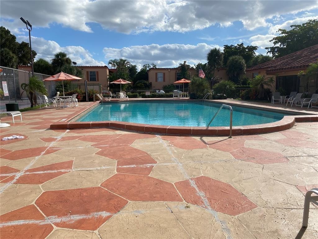 7200 Fairway Drive H 12