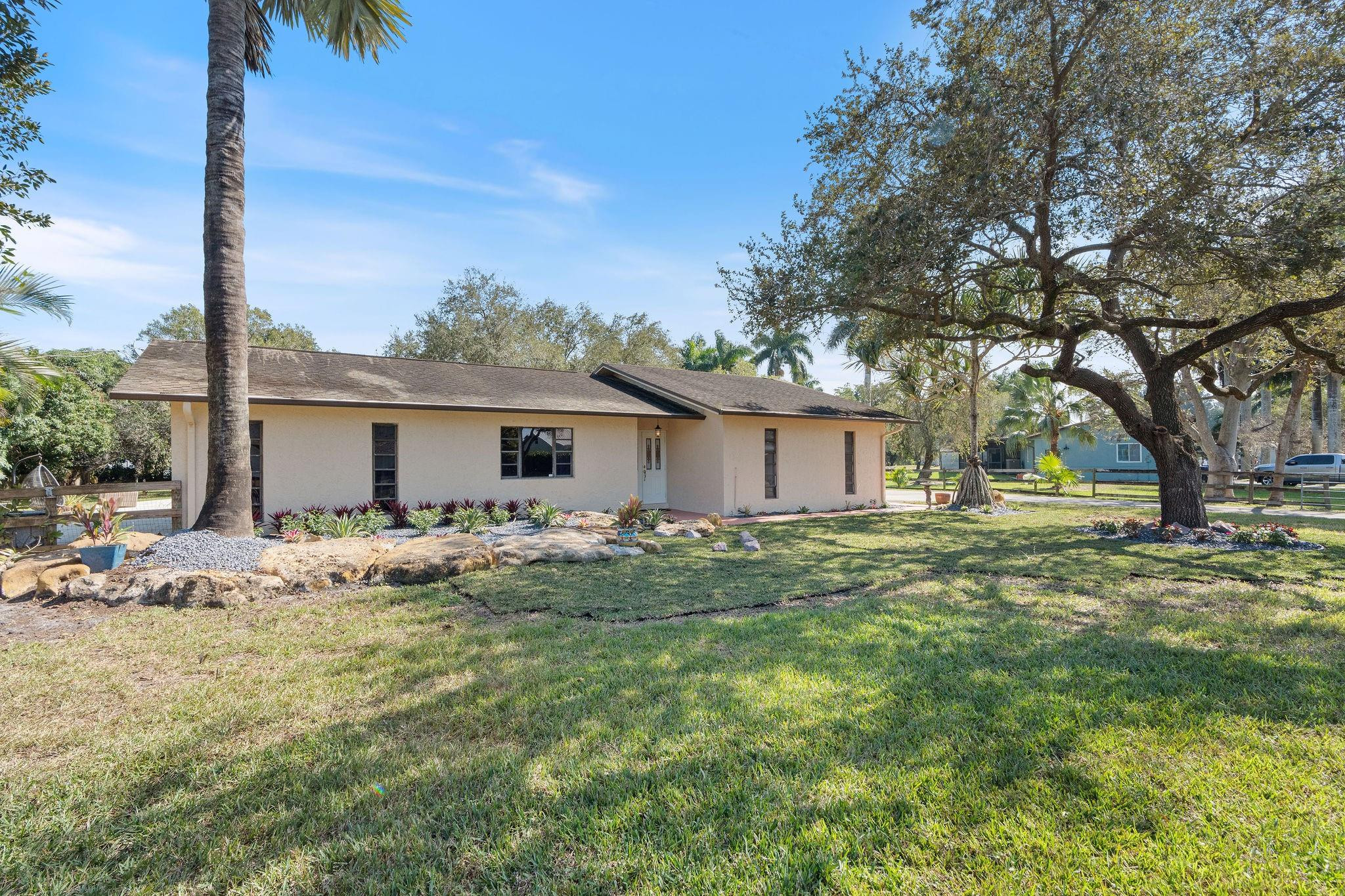 5400 SW 164 Terrace