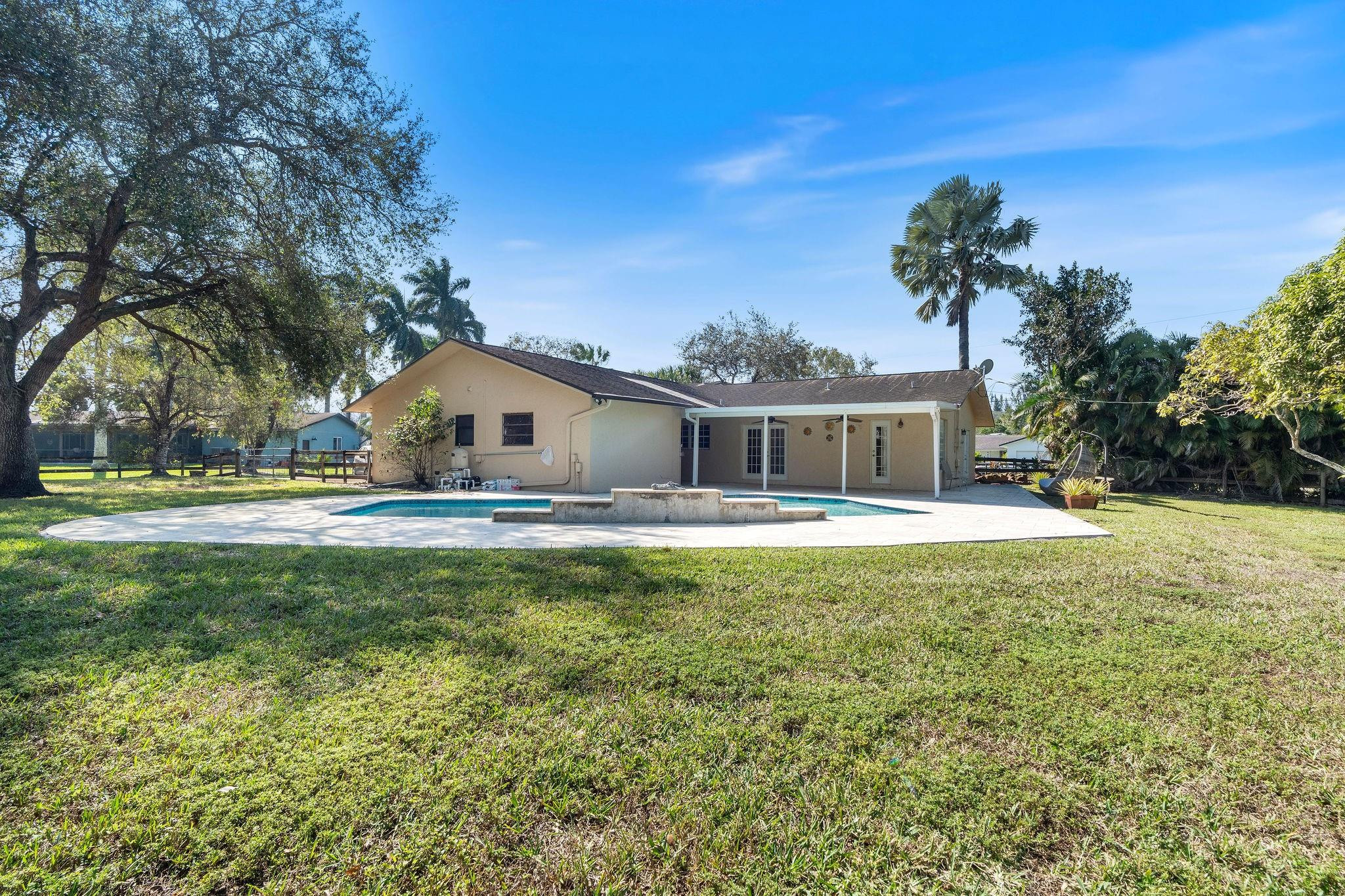 5400 SW 164 Terrace