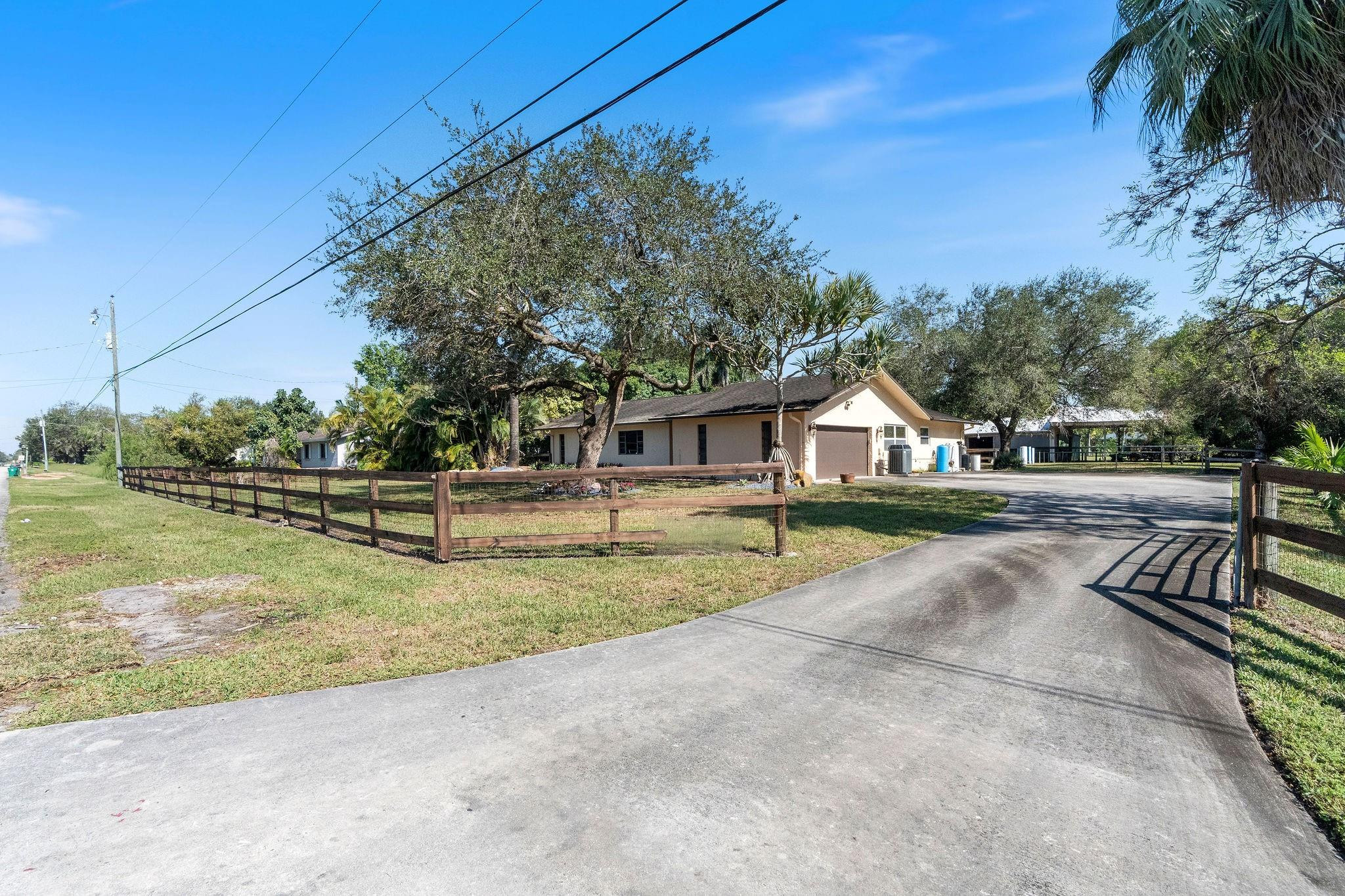 5400 SW 164 Terrace