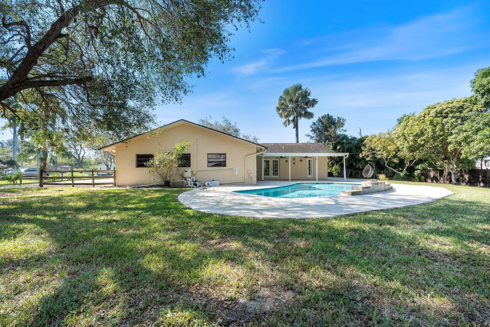 5400 SW 164 Terrace