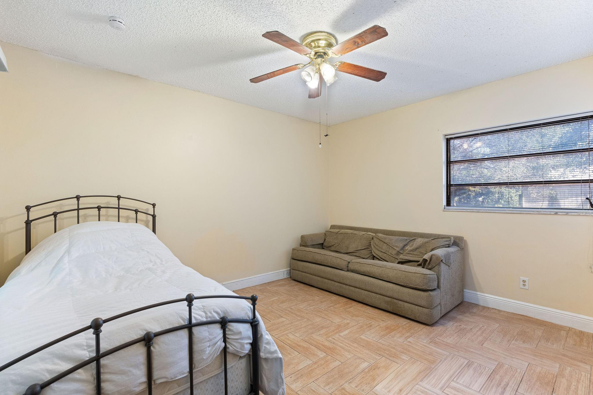 5400 SW 164 Terrace