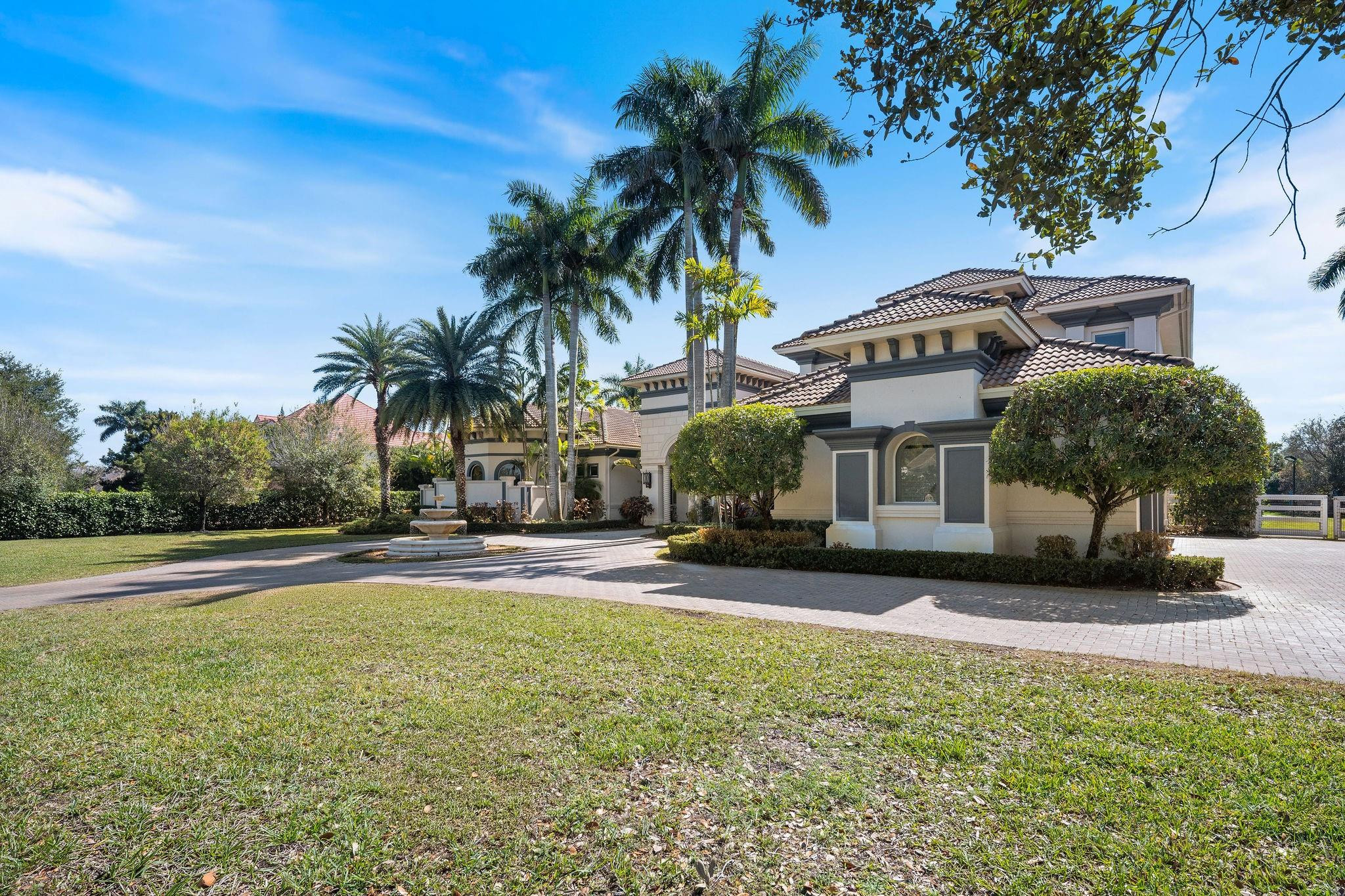 16850 Stratford Court