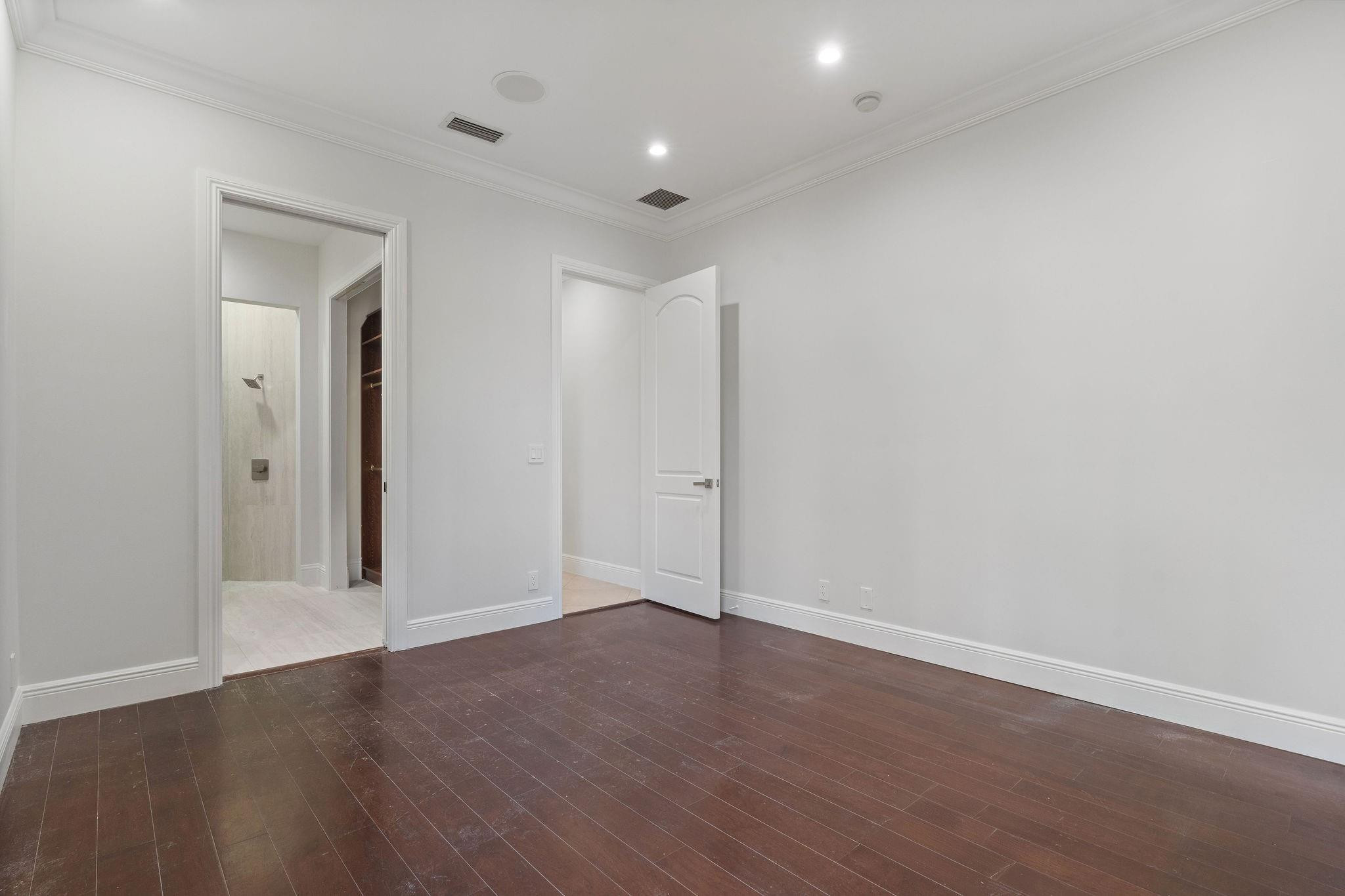 16850 Stratford Court