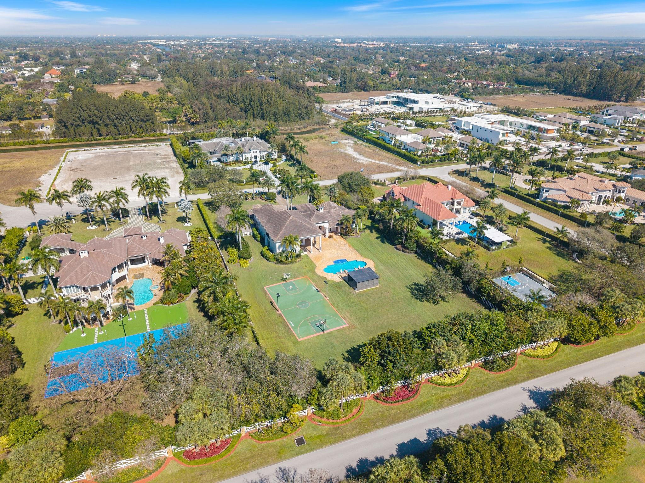 16850 Stratford Court