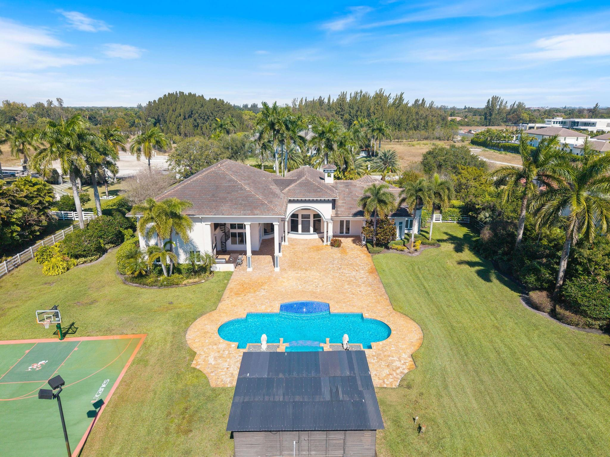 16850 Stratford Court