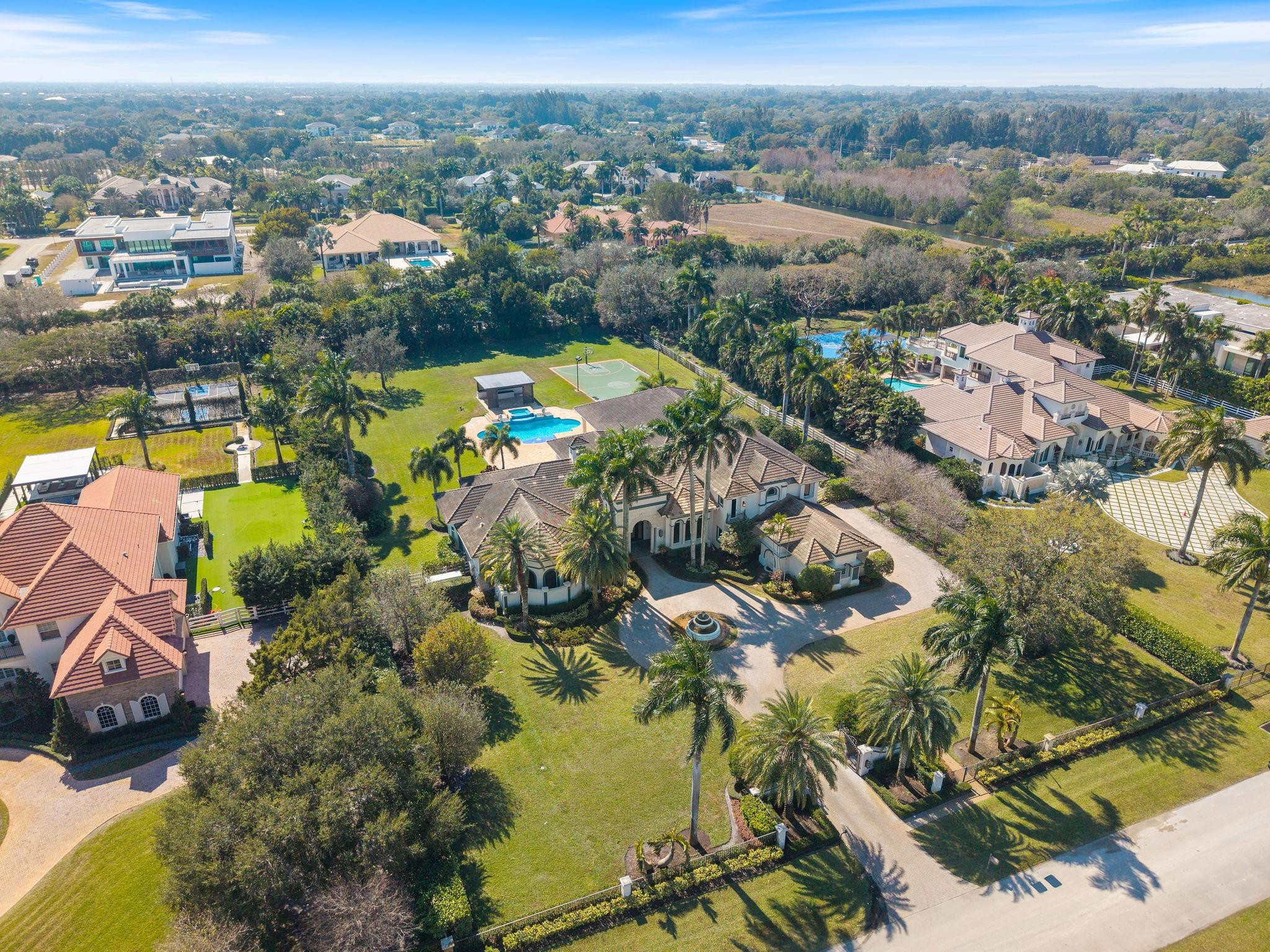 16850 Stratford Court