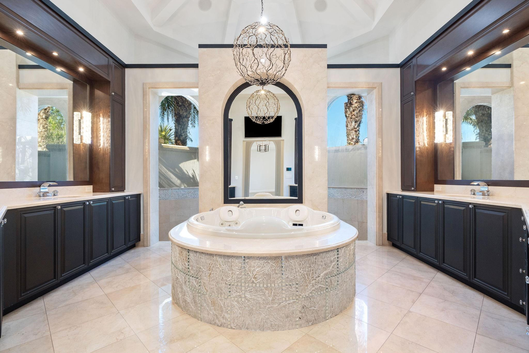 16850 Stratford Court