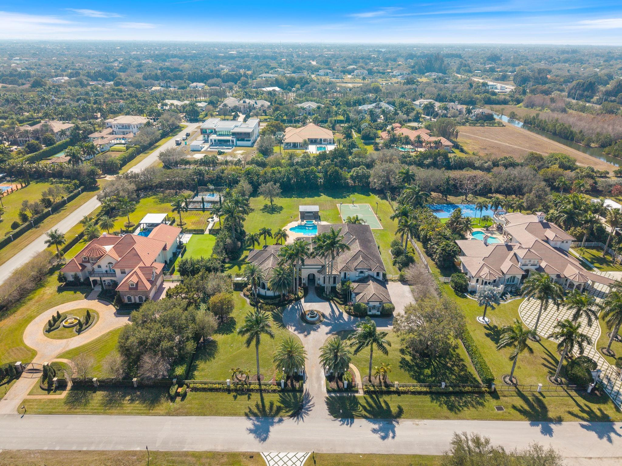 16850 Stratford Court