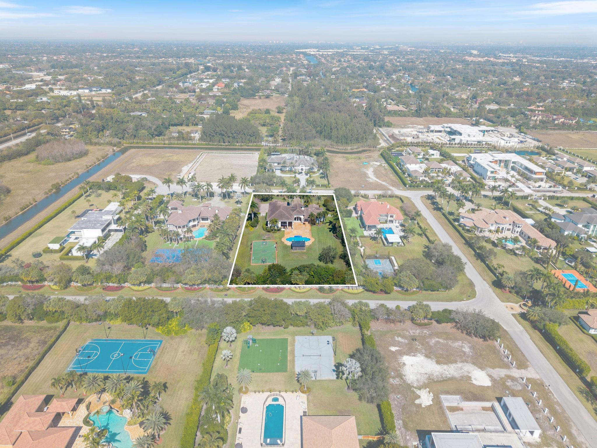 16850 Stratford Court