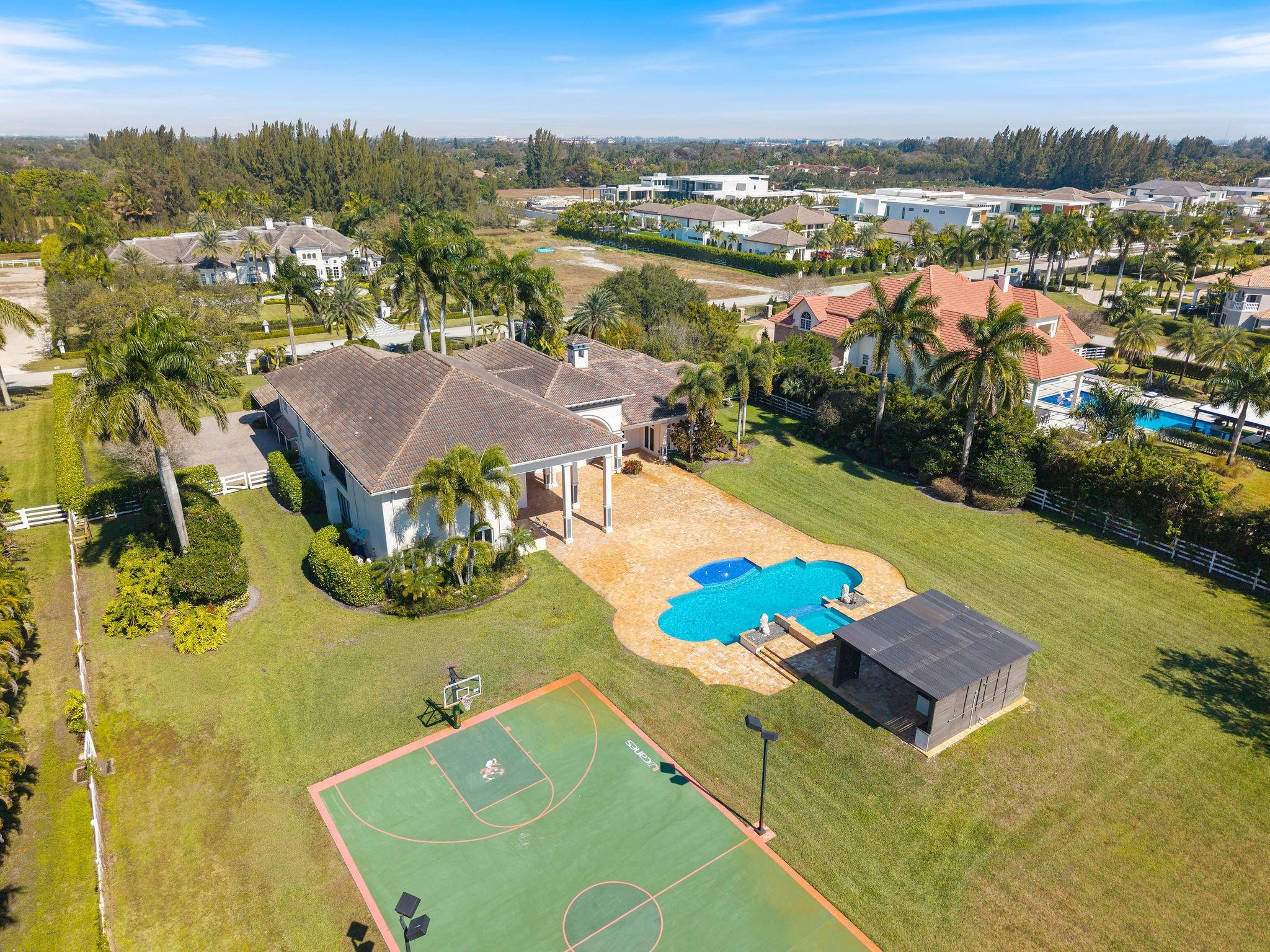 16850 Stratford Court