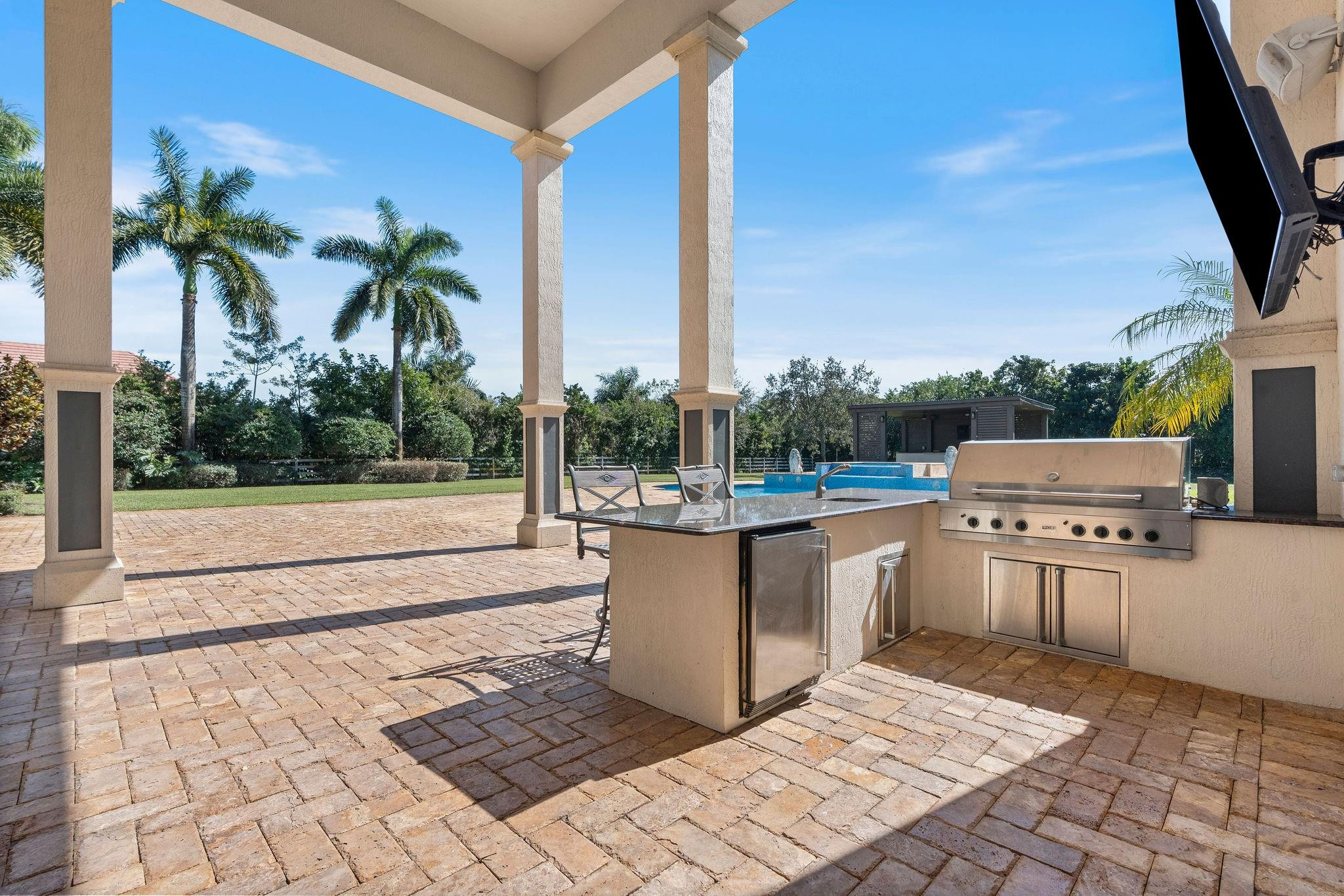 16850 Stratford Court