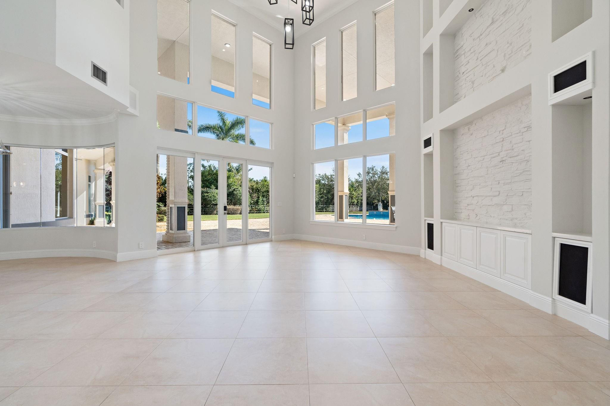 16850 Stratford Court