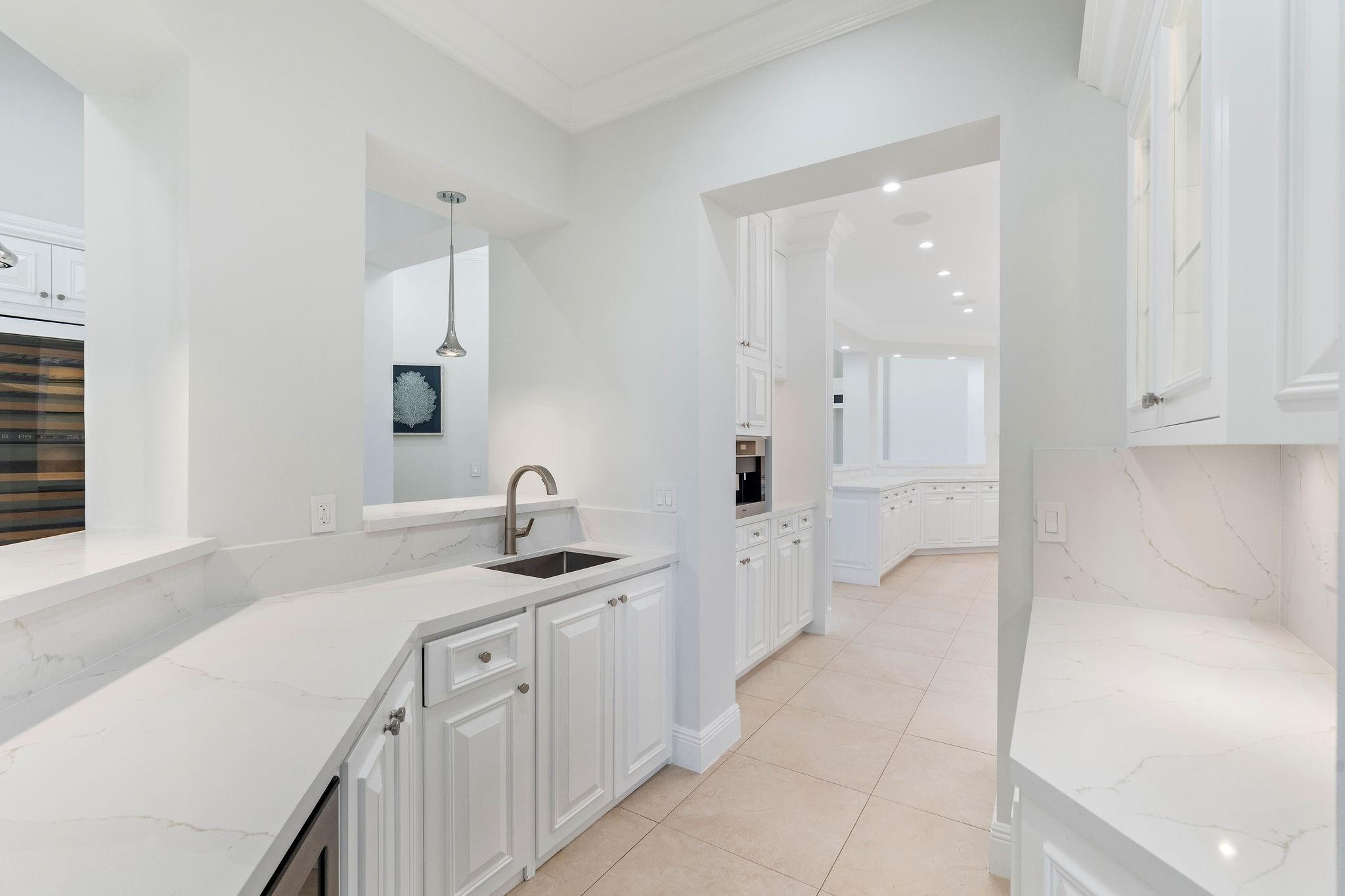 16850 Stratford Court