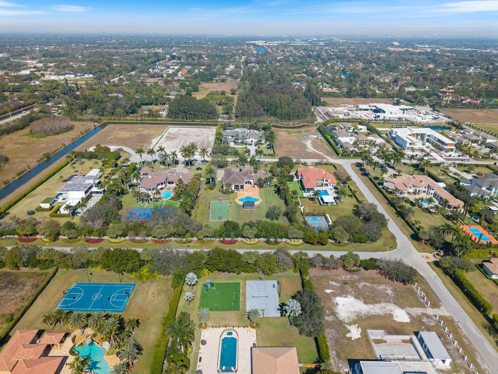 16850 Stratford Court