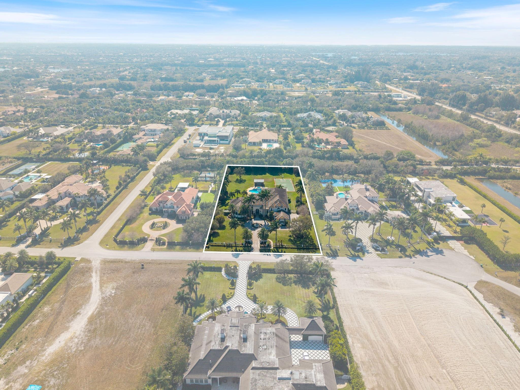 16850 Stratford Court