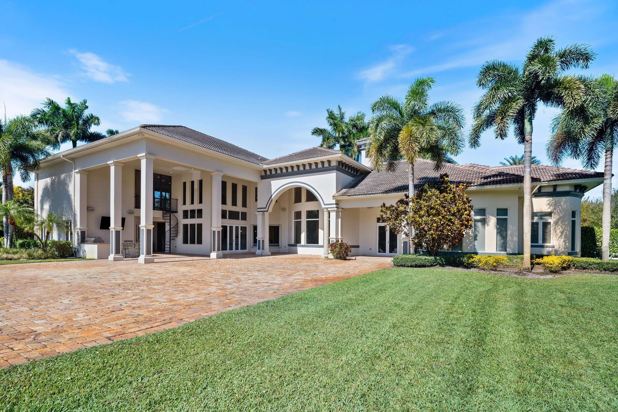 16850 Stratford Court