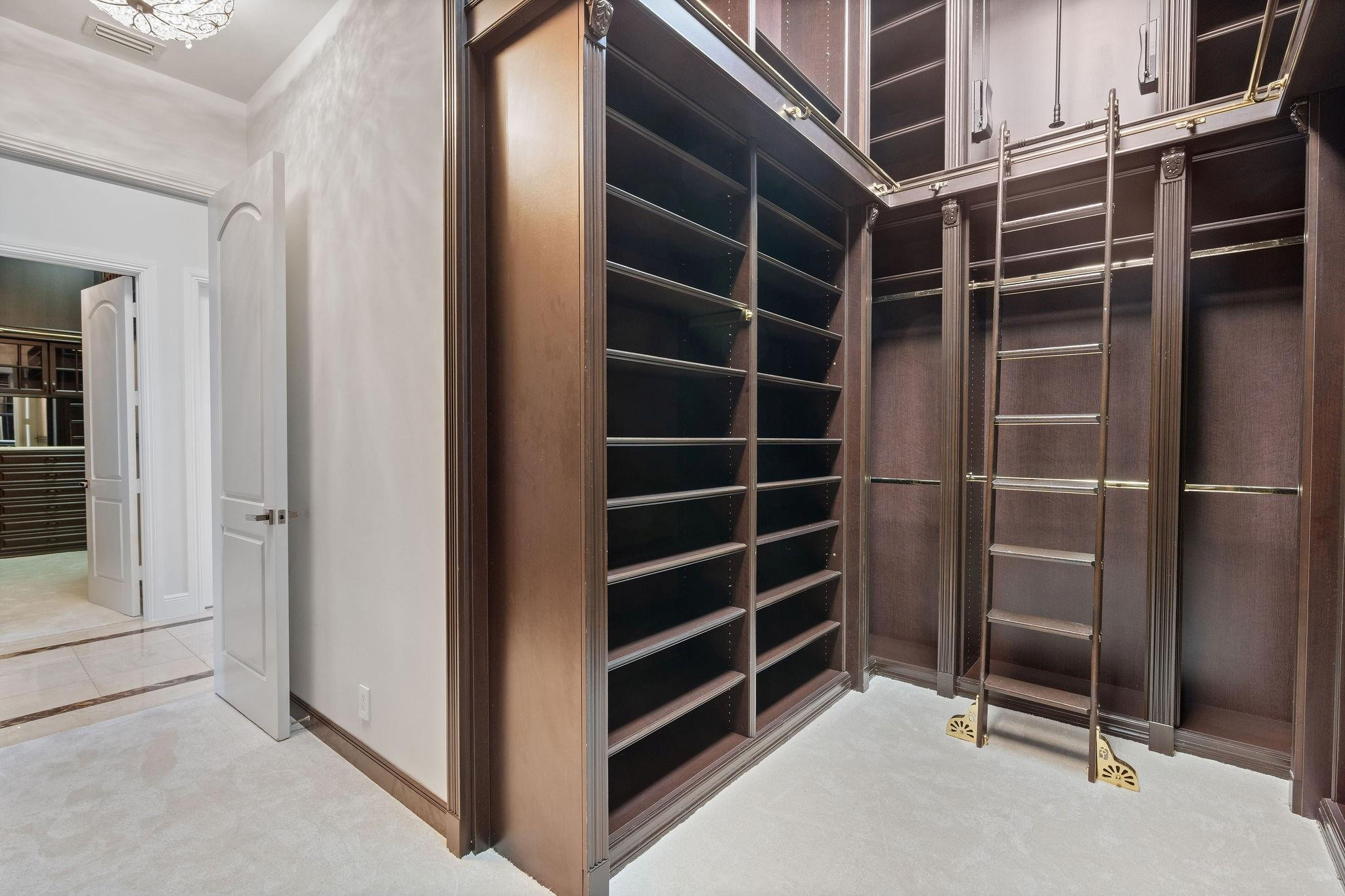 16850 Stratford Court