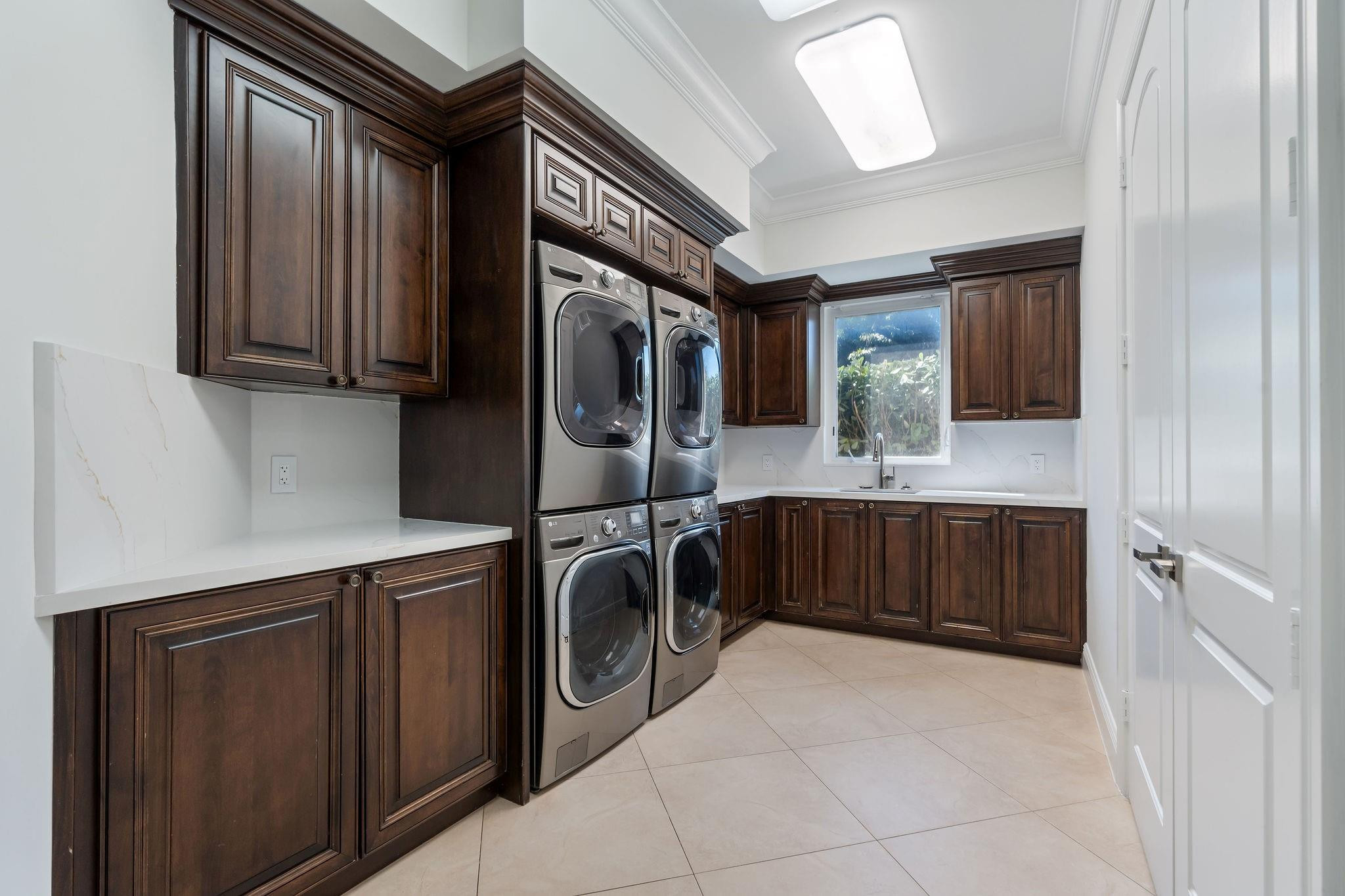 16850 Stratford Court