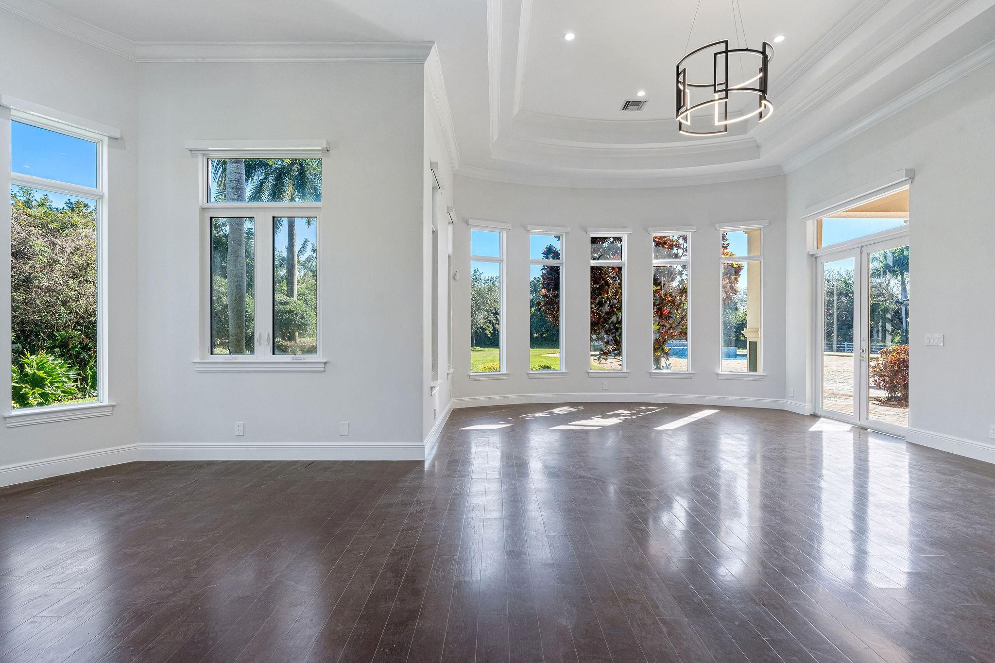 16850 Stratford Court